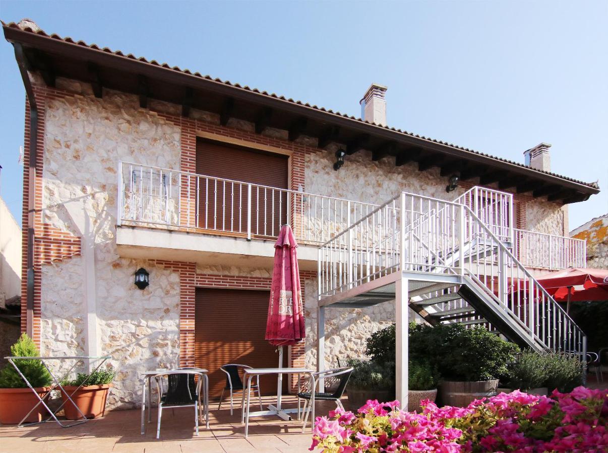 Apartamentos Turísticos los Abuelos Montemayor de Pililla Exterior foto