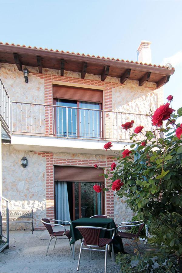 Apartamentos Turísticos los Abuelos Montemayor de Pililla Exterior foto