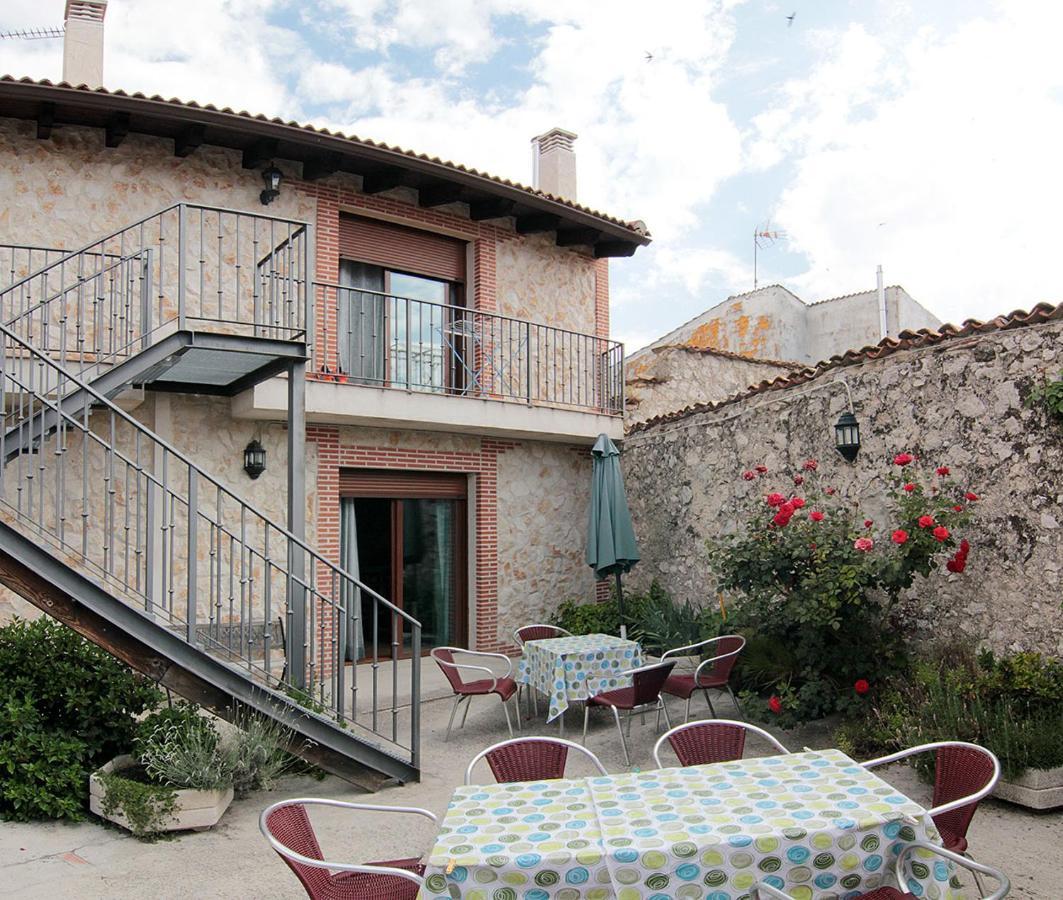 Apartamentos Turísticos los Abuelos Montemayor de Pililla Exterior foto