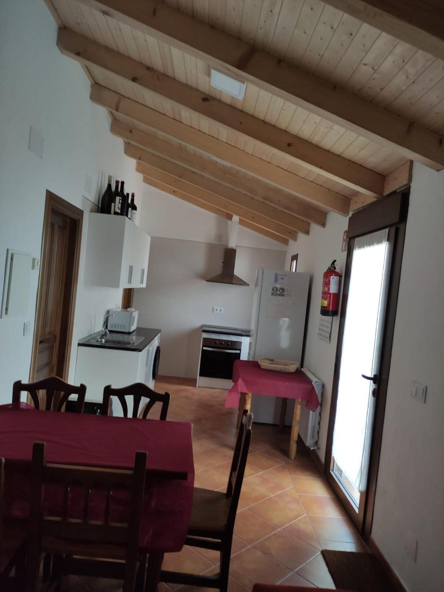 Apartamentos Turísticos los Abuelos Montemayor de Pililla Exterior foto